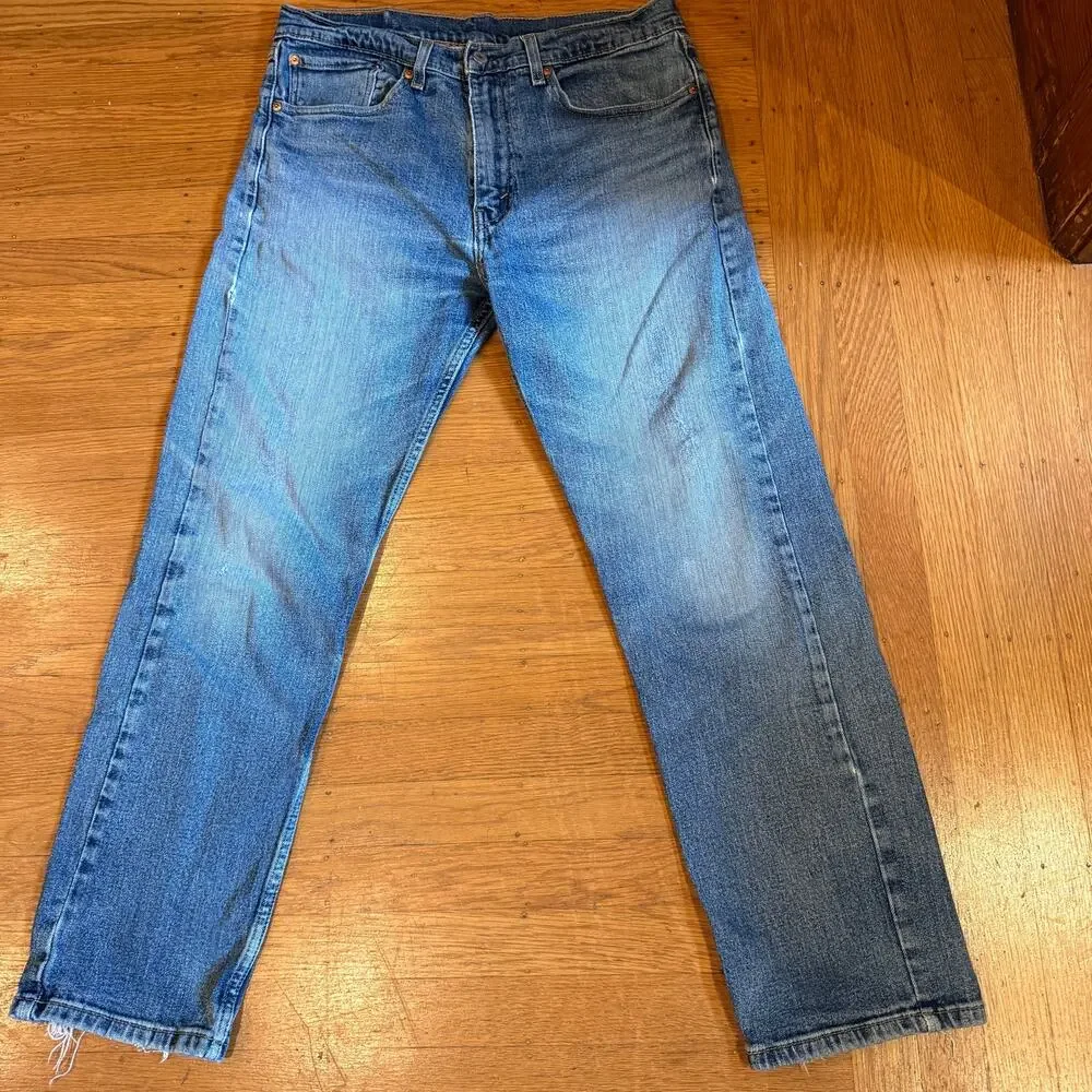 Levi's 505 Reg Fit Jeans Mens 34x30 Light Wash Blue Denim Straight Leg Frayed